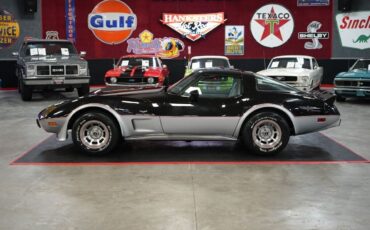 Chevrolet-Corvette-Indianapolis-500-Pace-Car-Edition-Coupe-1978-2