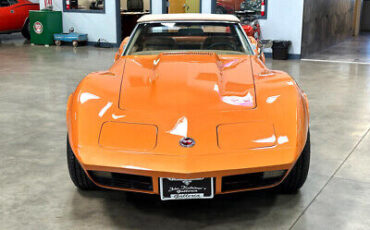 Chevrolet-Corvette-Stingray-Convertible-1974-2