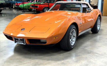 Chevrolet-Corvette-Stingray-Convertible-1974-3