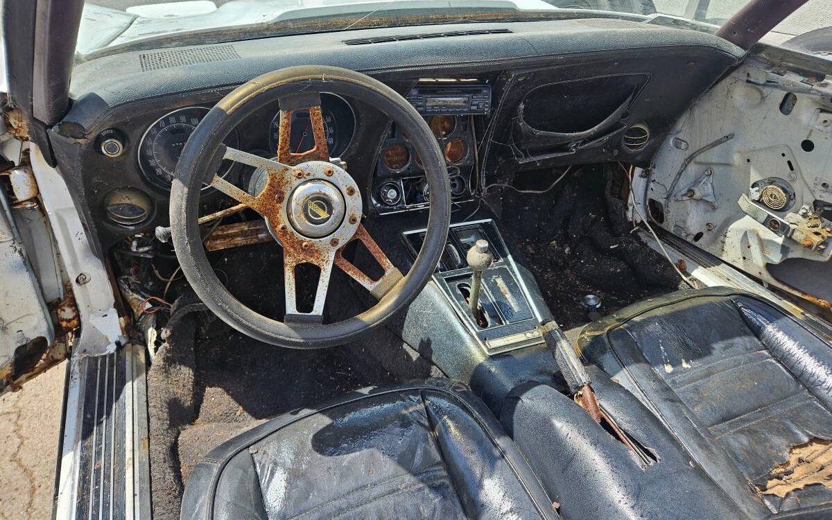 Chevrolet-Corvette-convertible-1973-1