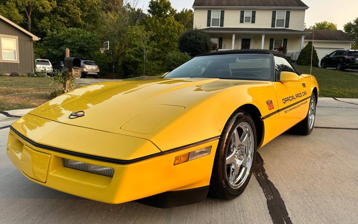 Chevrolet-Corvette-convertible-1986-4