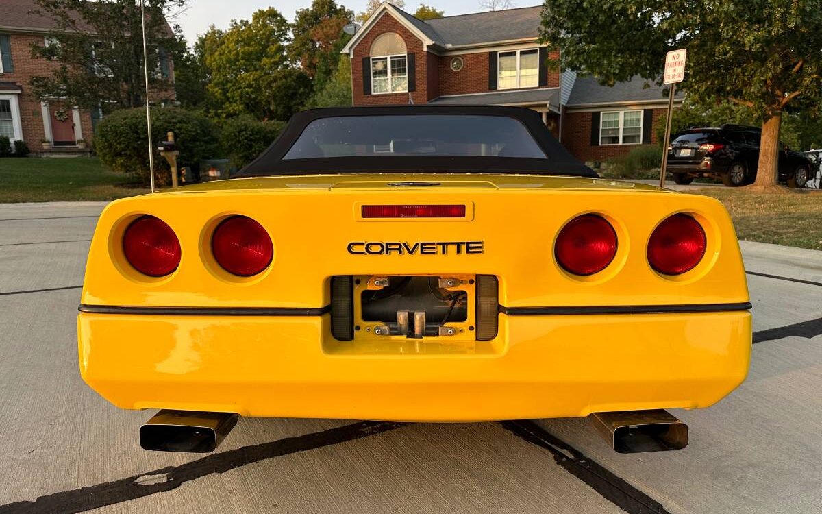 Chevrolet-Corvette-convertible-1986-5