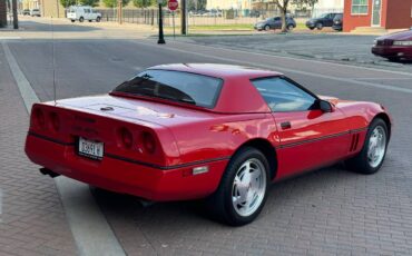 Chevrolet-Corvette-convertible-1989-12