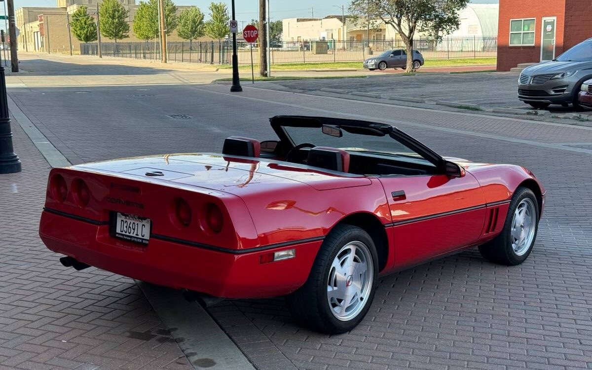 Chevrolet-Corvette-convertible-1989-4