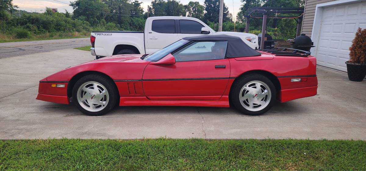 Chevrolet-Corvette-convertible-1989-4