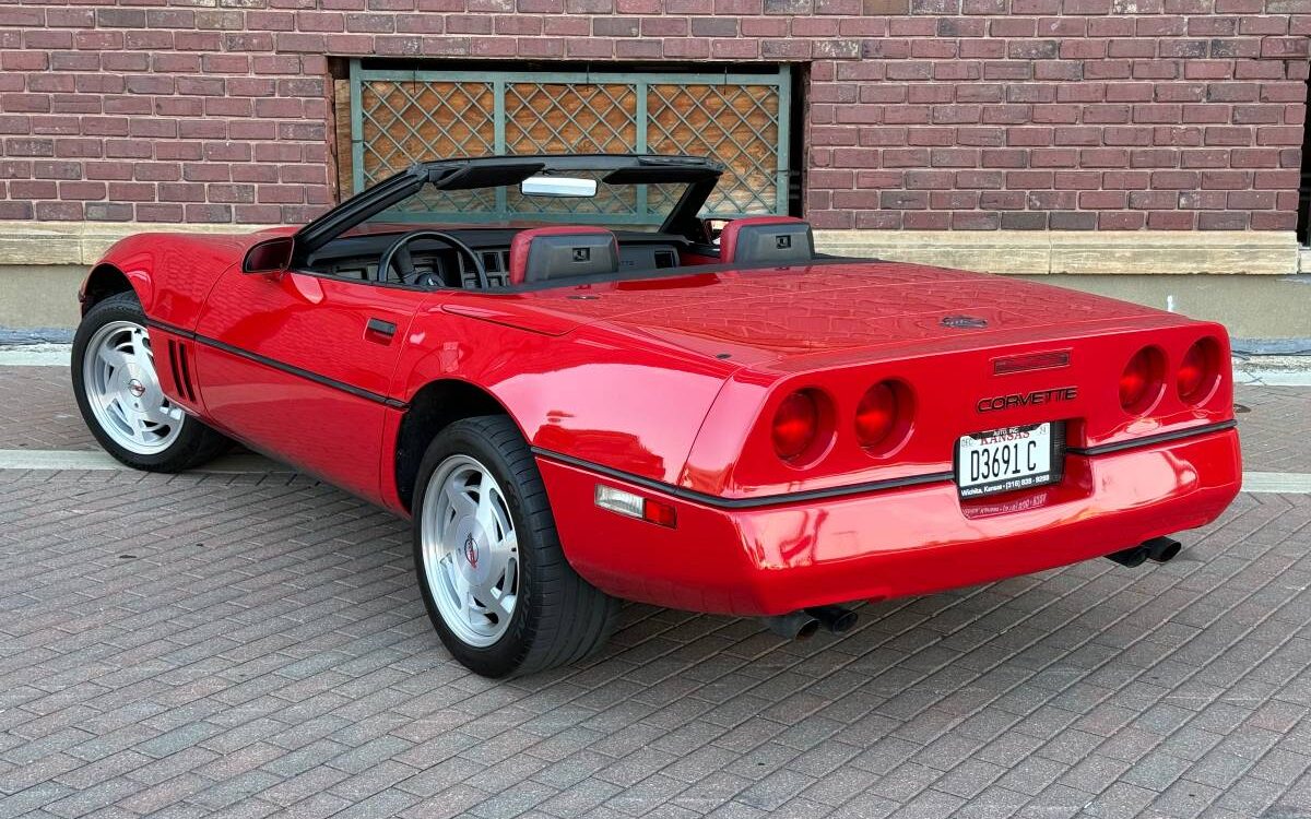 Chevrolet-Corvette-convertible-1989-6