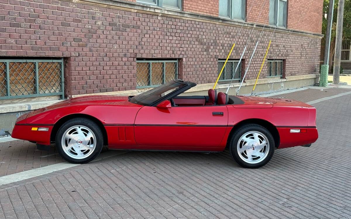 Chevrolet-Corvette-convertible-1989-7