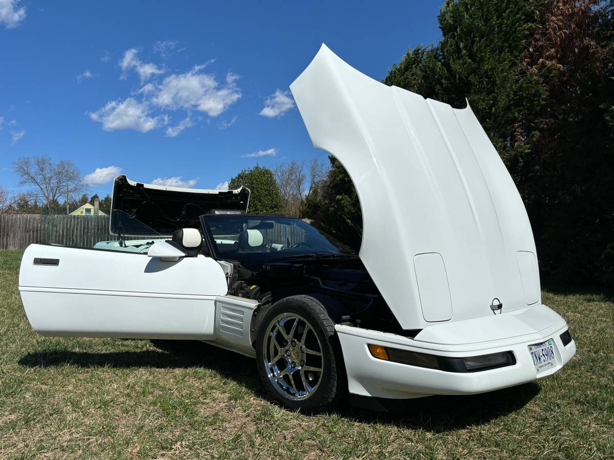 Chevrolet-Corvette-convertible-1992-14