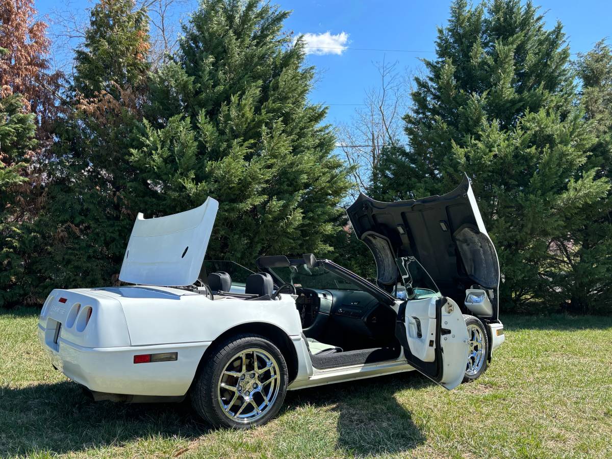 Chevrolet-Corvette-convertible-1992-9