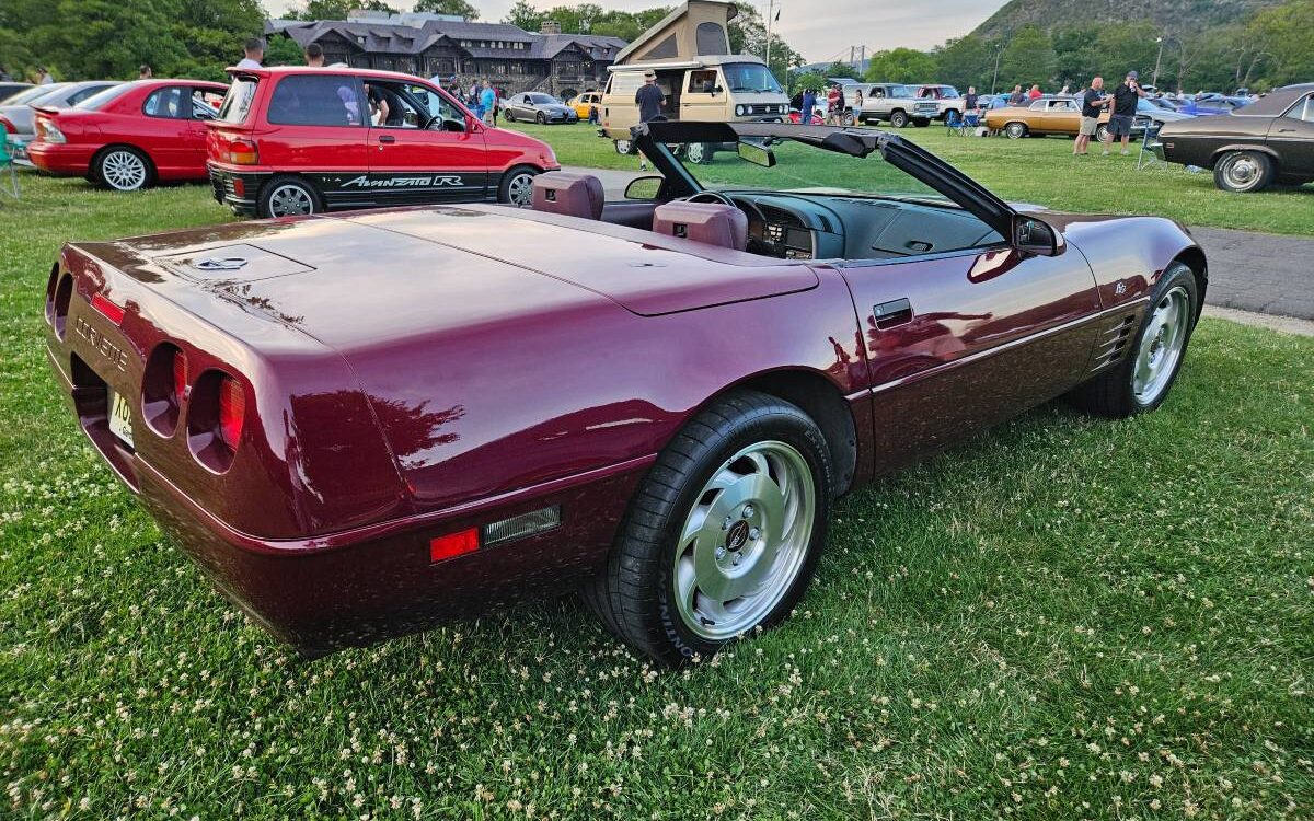 Chevrolet-Corvette-convertible-1993-3