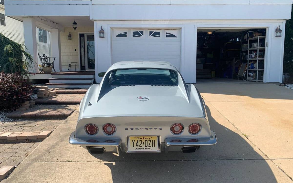 Chevrolet-Corvette-stingray-1970-1