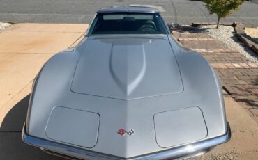 Chevrolet-Corvette-stingray-1970-2