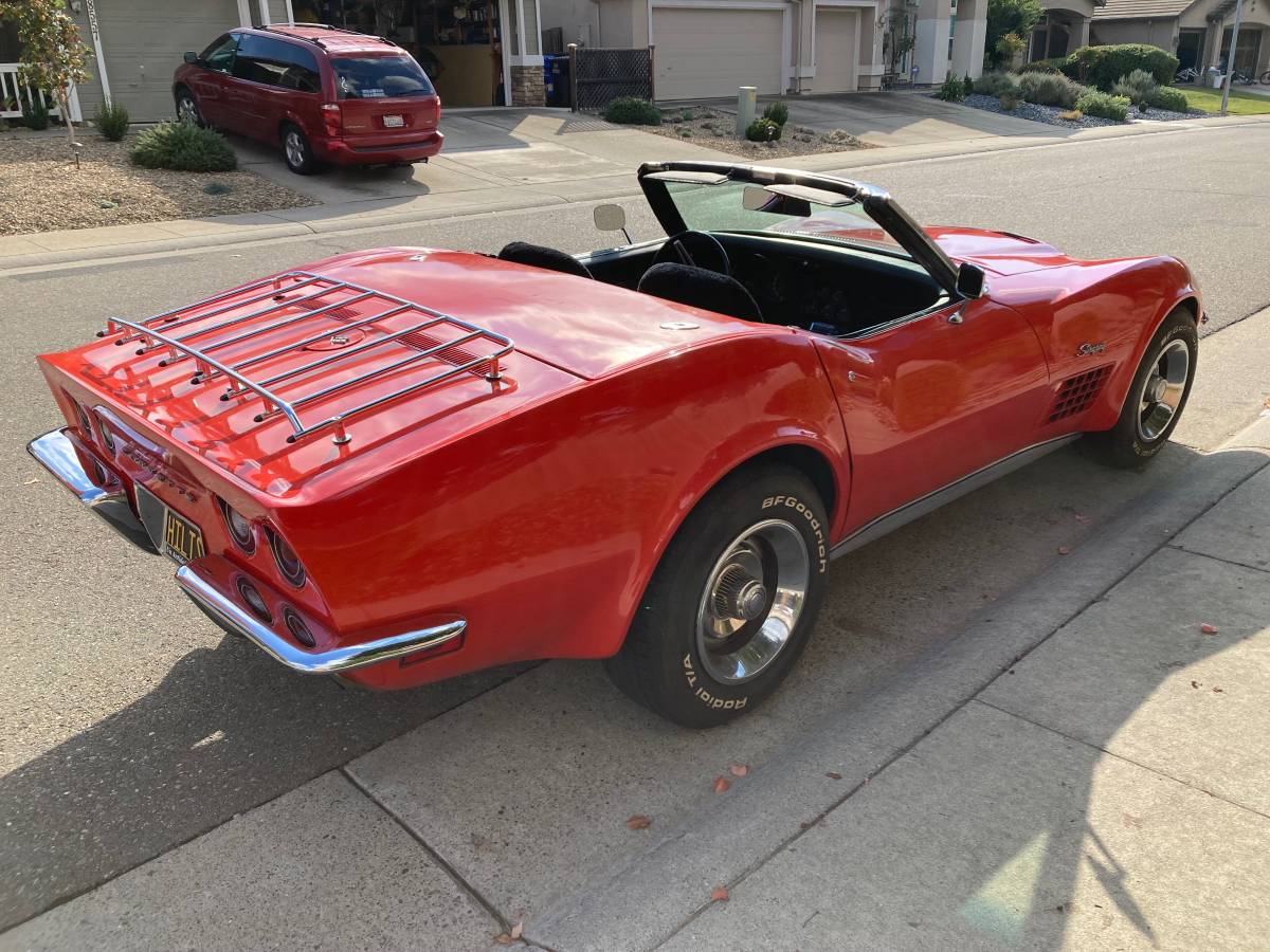 Chevrolet-Corvette-stingray-1971-2