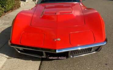 Chevrolet-Corvette-stingray-1971