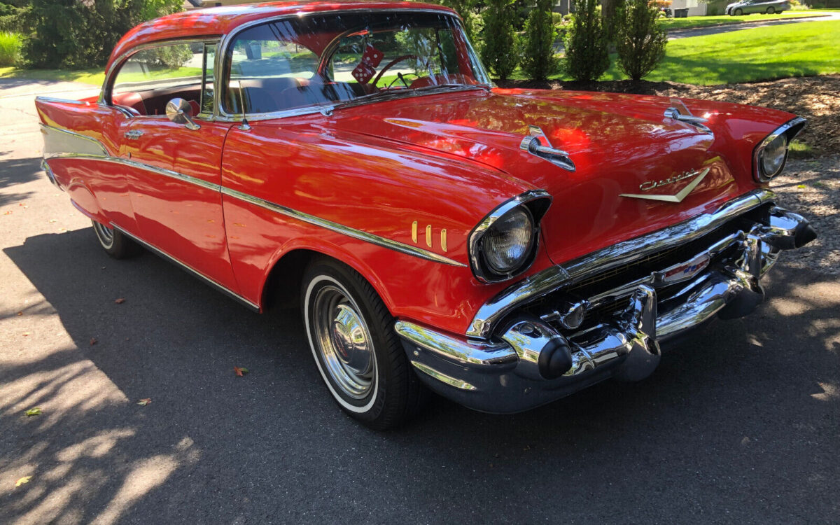 Chevrolet-Coupe-Coupe-1957-38