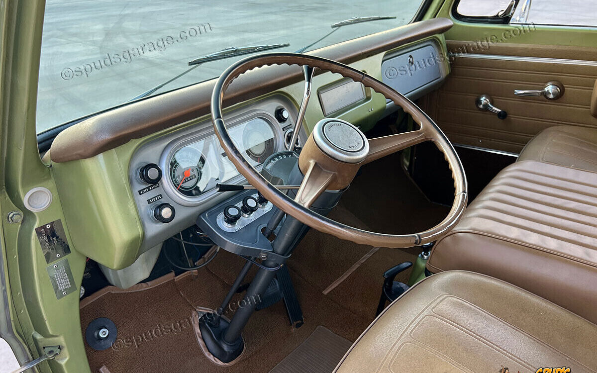 Chevrolet-G10-Van-1969-22