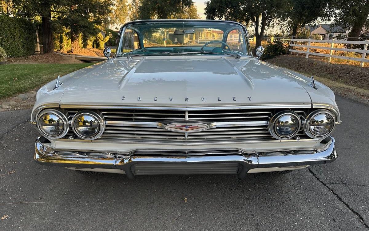 Chevrolet-Impala-1960-1