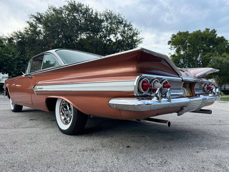 Chevrolet-Impala-1960-2