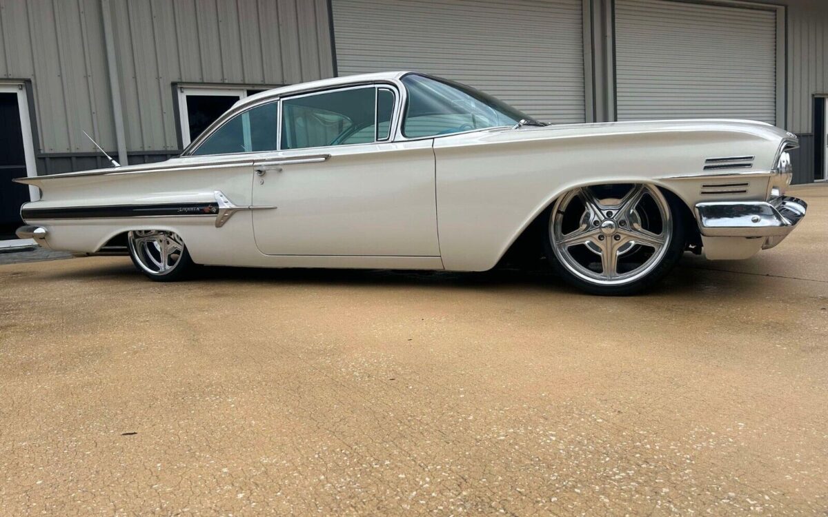 Chevrolet-Impala-Coupe-1960-12