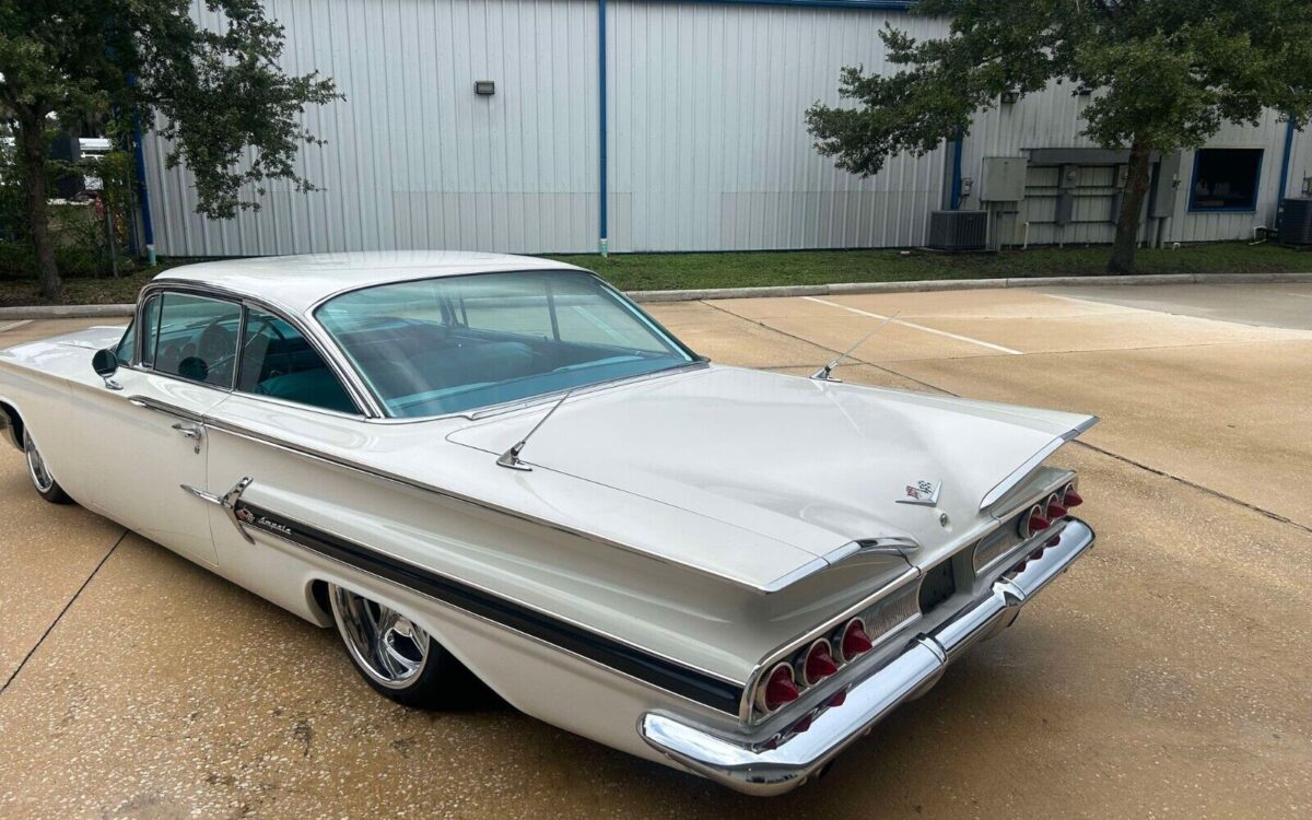 Chevrolet-Impala-Coupe-1960-6