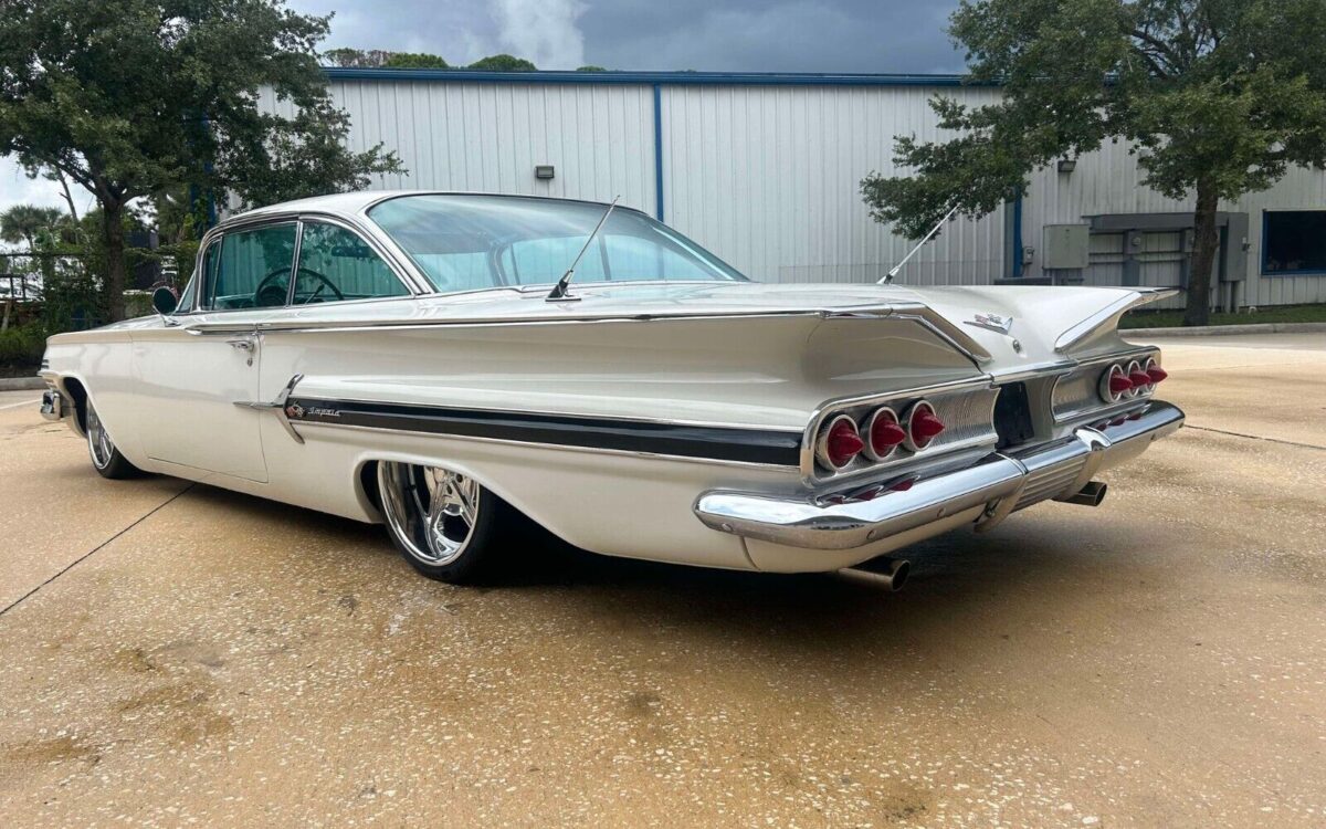 Chevrolet-Impala-Coupe-1960-8