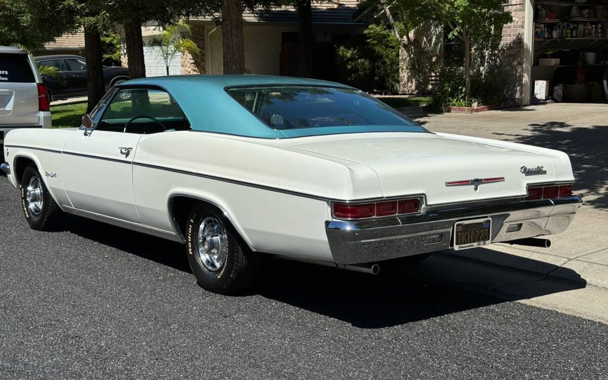 Chevrolet-Impala-ss-1966-2