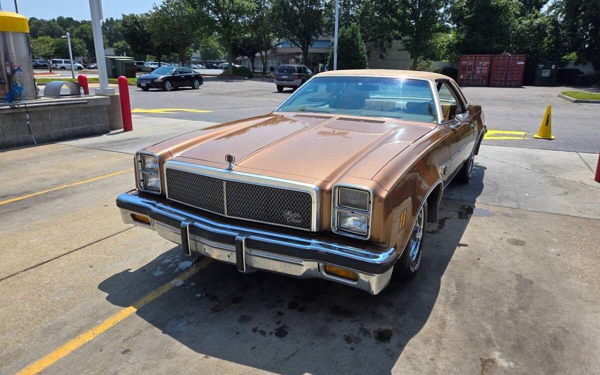 Chevrolet-Malibu-classic-1976-1