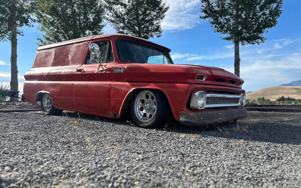 Chevrolet-Panel-truck-1965-1