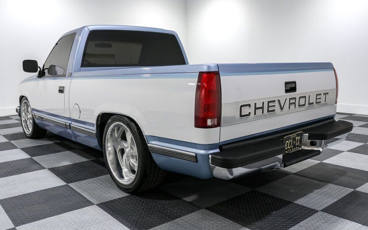 Chevrolet-Silverado-1500-Pickup-1989-4