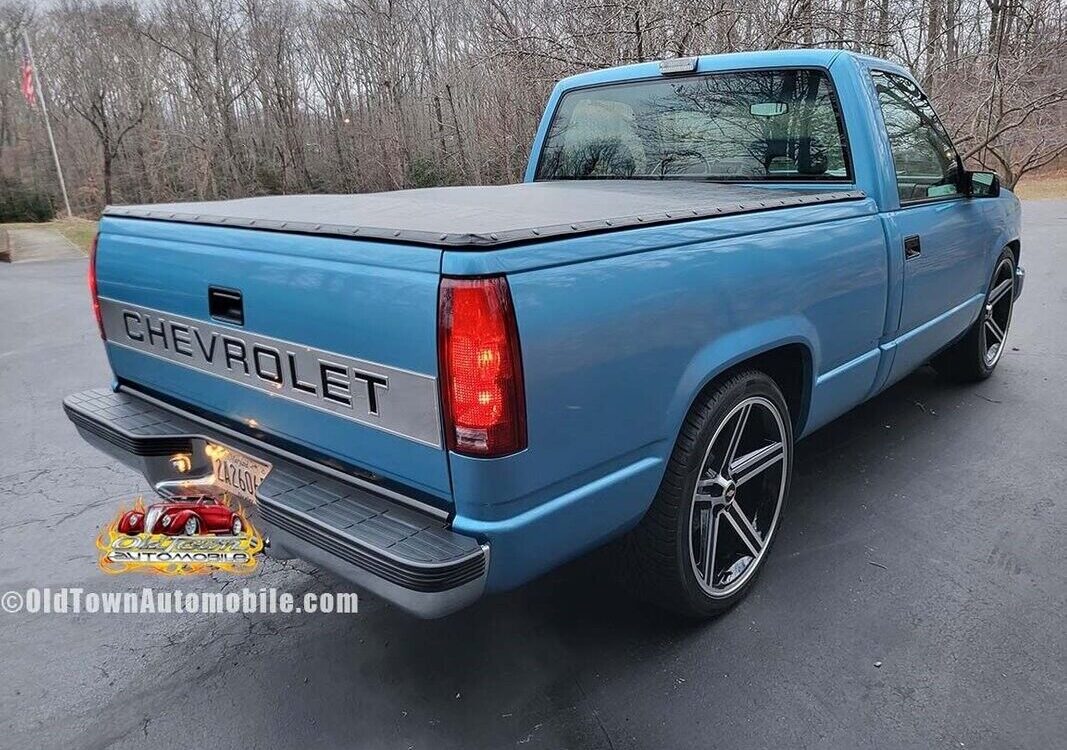 Chevrolet-Silverado-1500-Pickup-1993-10