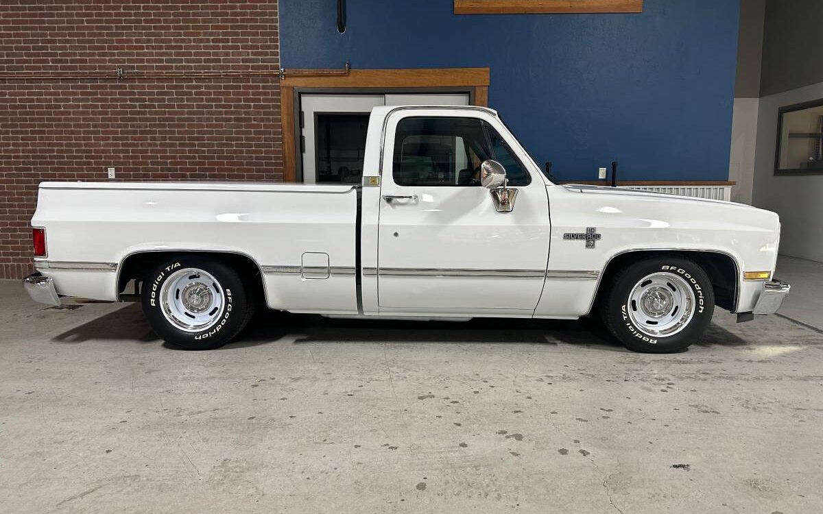 Chevrolet-Silverado-c10-1987