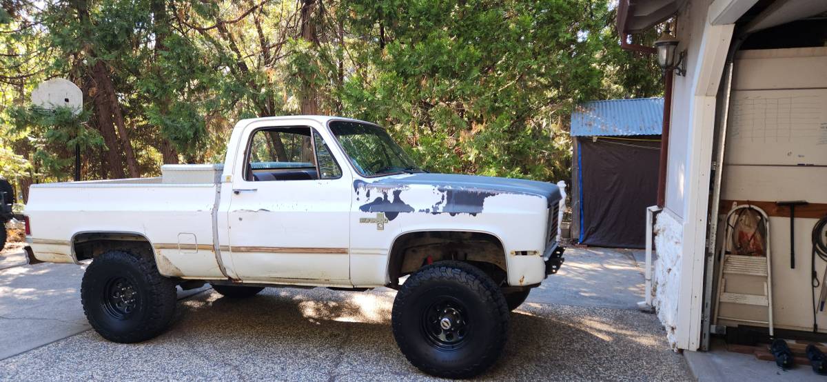 Chevrolet-Silverado-k10-1985-2