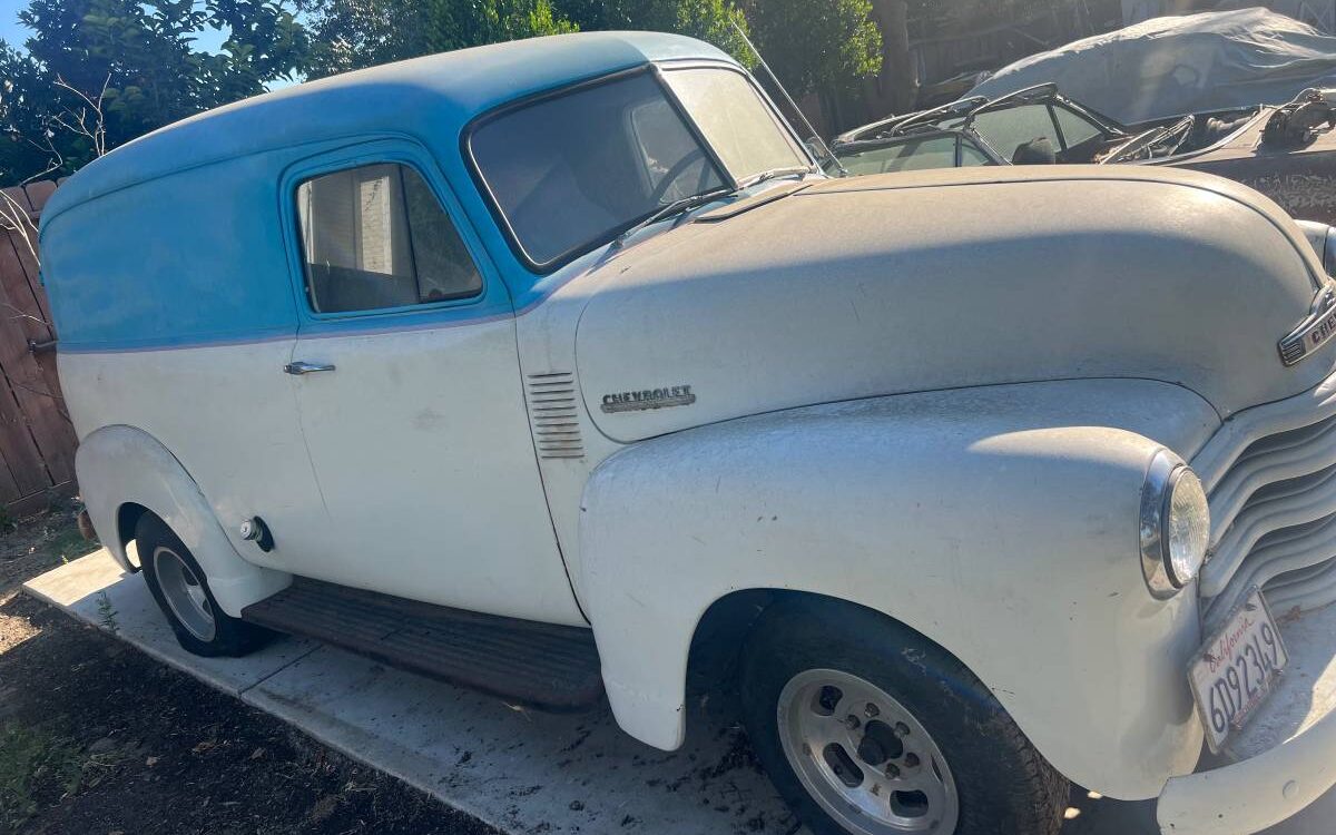 Chevrolet-Suburban-1950-3