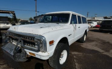 Chevrolet-Suburban-1971