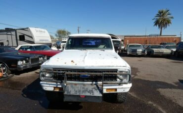 Chevrolet-Suburban-1971-4