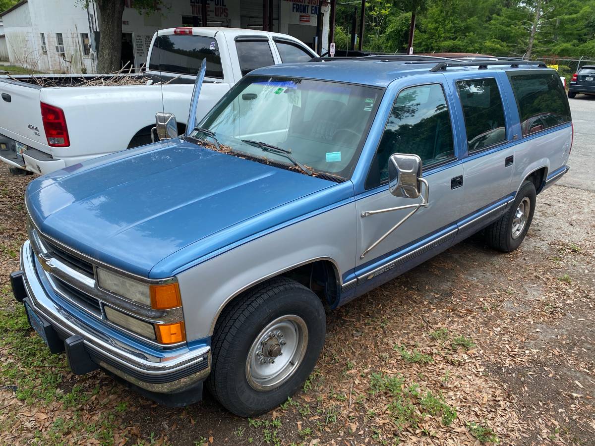 Chevrolet-Suburban-34-ton-nominal-1994-1