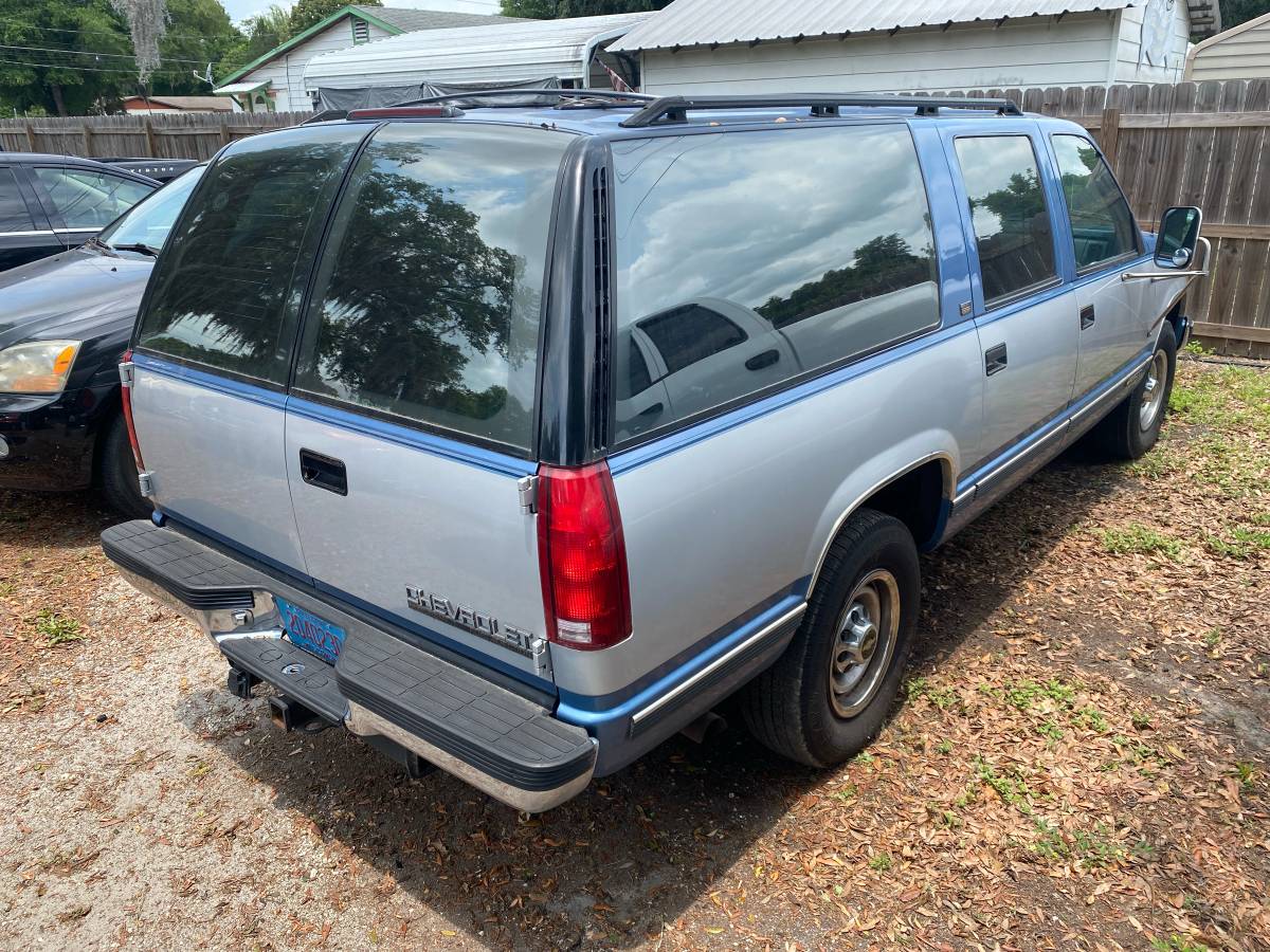 Chevrolet-Suburban-34-ton-nominal-1994-8