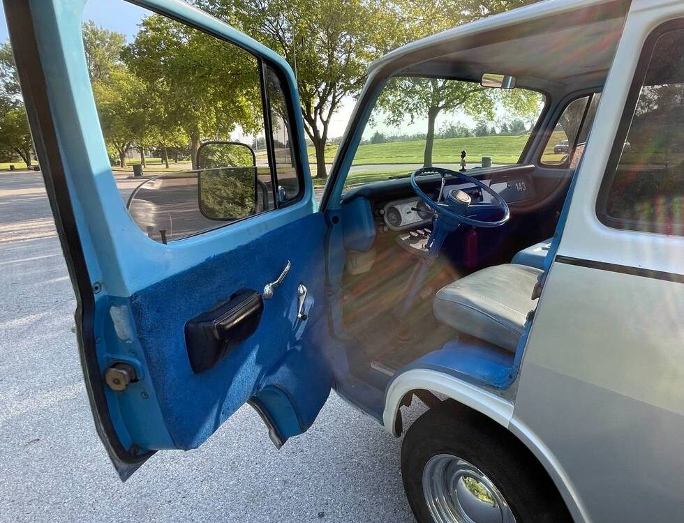 Chevrolet-Van-g-10-1969-14