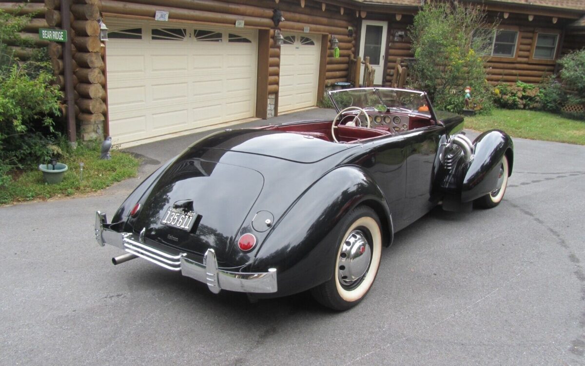 Cord-812-Phaeton-Cabriolet-1937-2