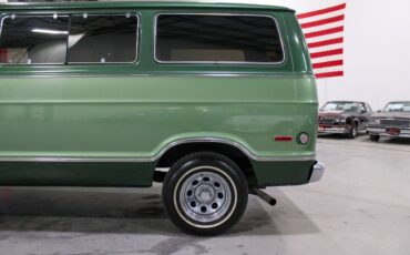 Dodge-B-200-Van-Van-1977-3