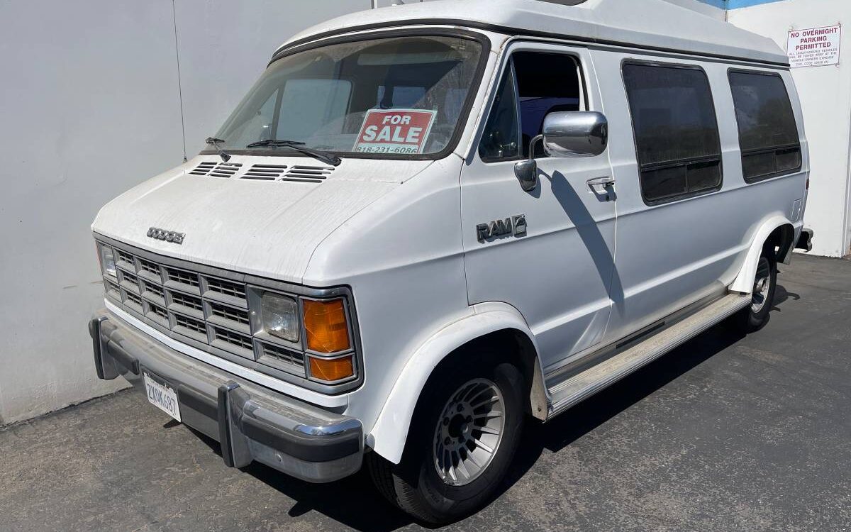 Dodge-B250-ram-van-1989