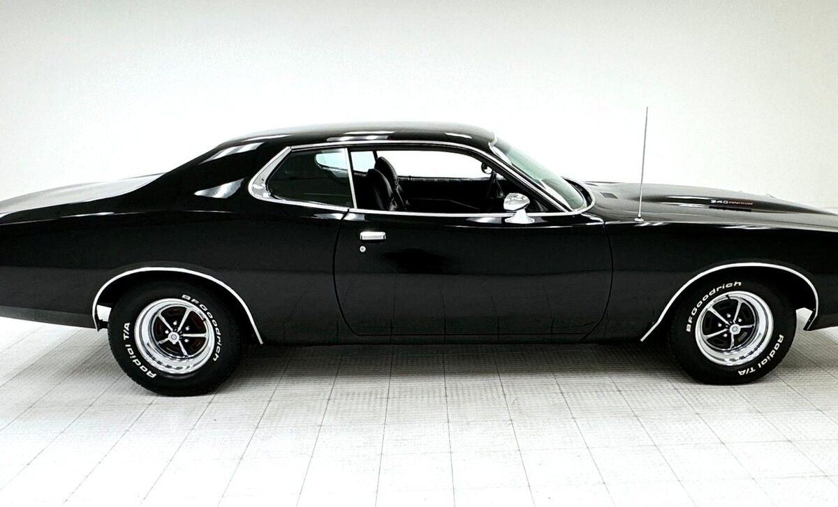 Dodge-Charger-1973-5