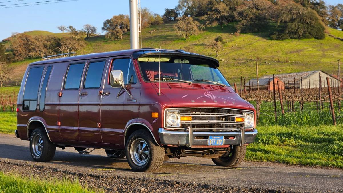 Dodge-Classic-van-1978-14