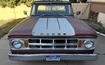 Dodge-D100-sweptside-adventurer-1968-1