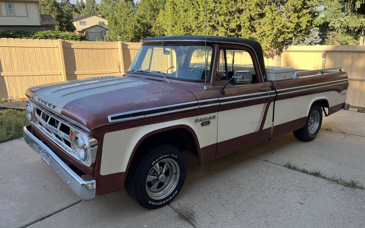 Dodge-D100-sweptside-adventurer-1968