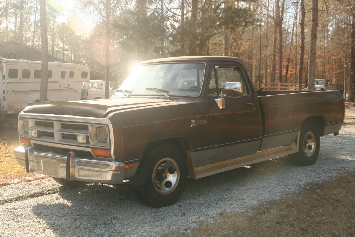 Dodge-D150-1988-2