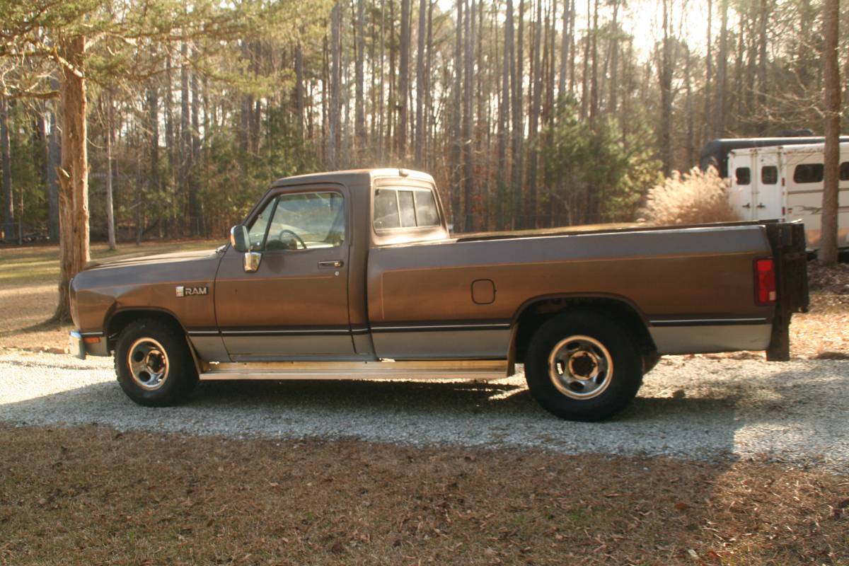 Dodge-D150-1988-3