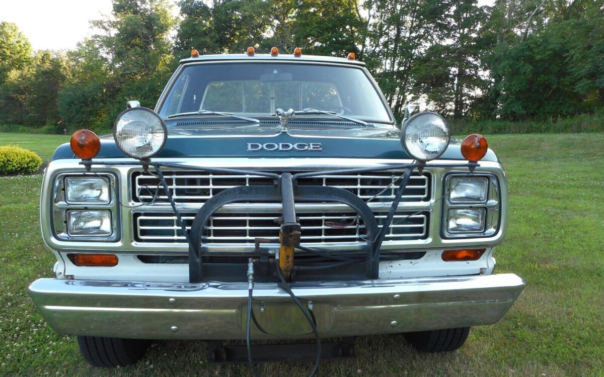 Dodge-Power-Wagon-1979-8