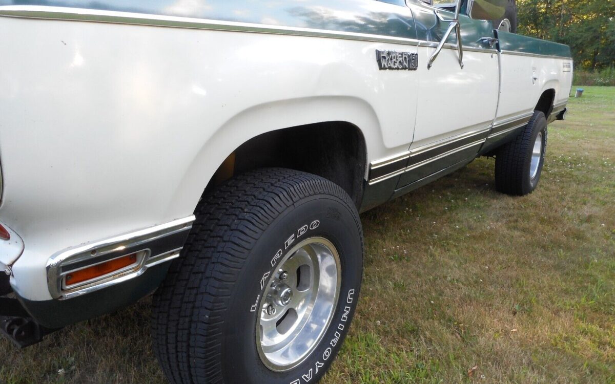 Dodge-Power-Wagon-1979-9