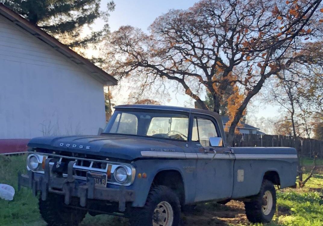 Dodge-Power-wagon-1968